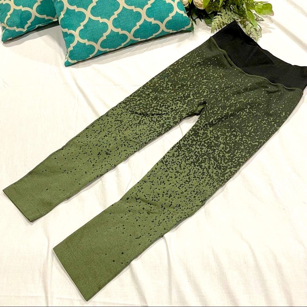Seamless workout crop‎ leggings